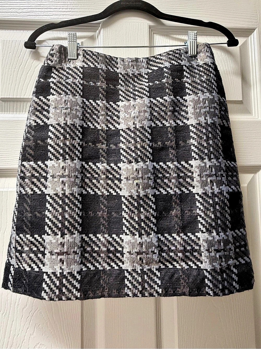 LOFT Plaid Mini Skirt in Shiny Black & Gray Like New